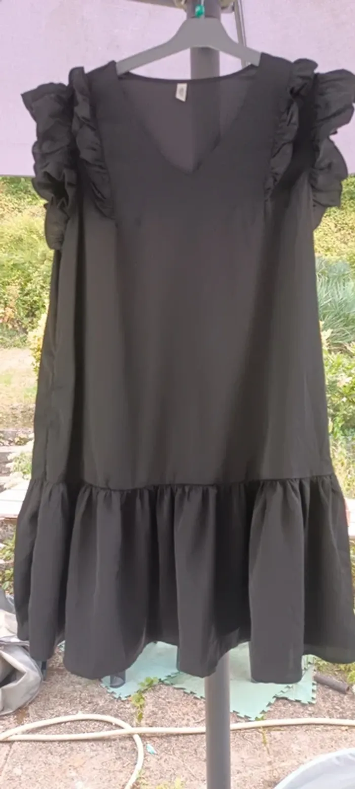 Robe noir - photo numéro 2