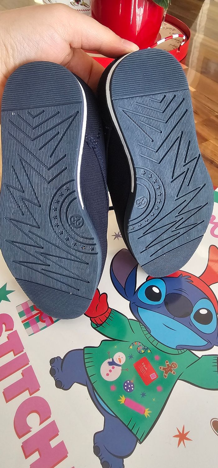 Chaussures de cérémonie porté 1 fois
Bleu marine La Halle Taille 25 - photo numéro 4