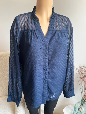 Chemise bleu marine en plumetis