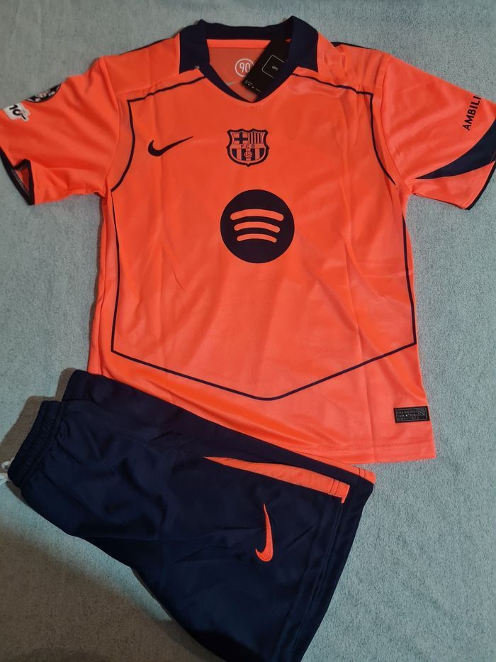 Ensemble football Barcelone - Yamal - 10 ans - photo numéro 2