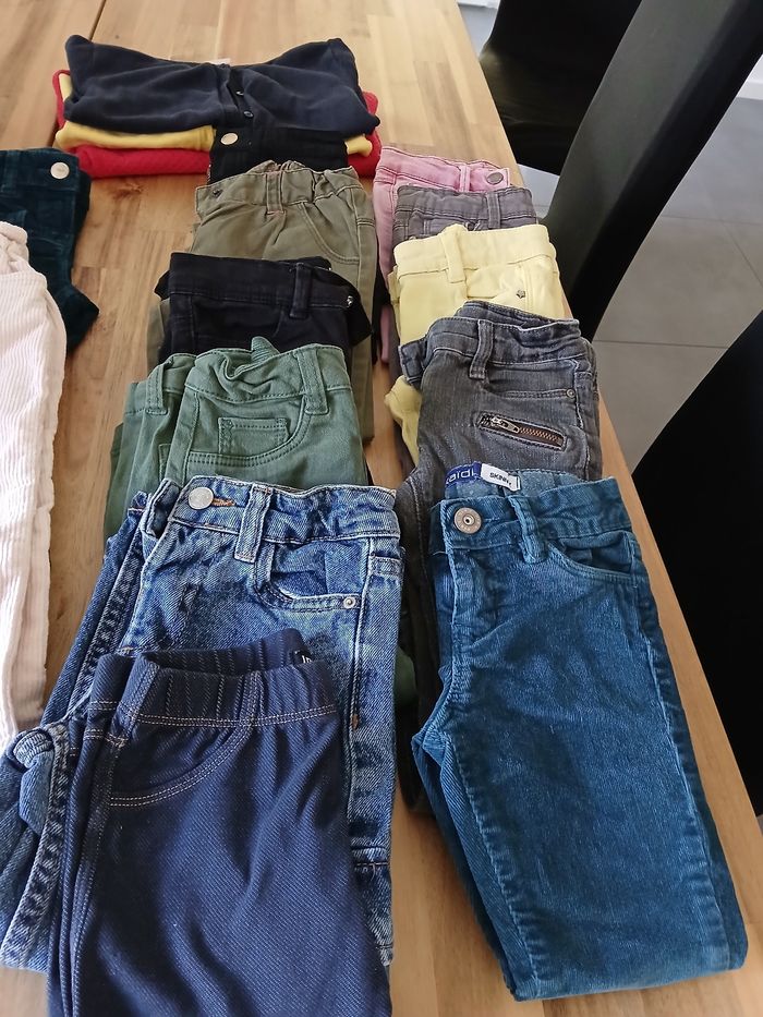 Lot 34 vêtements fille 3 ans - photo numéro 3