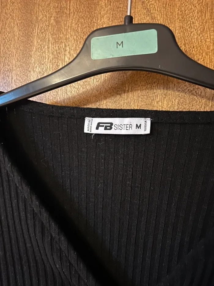 Tes shirt noir - photo numéro 3