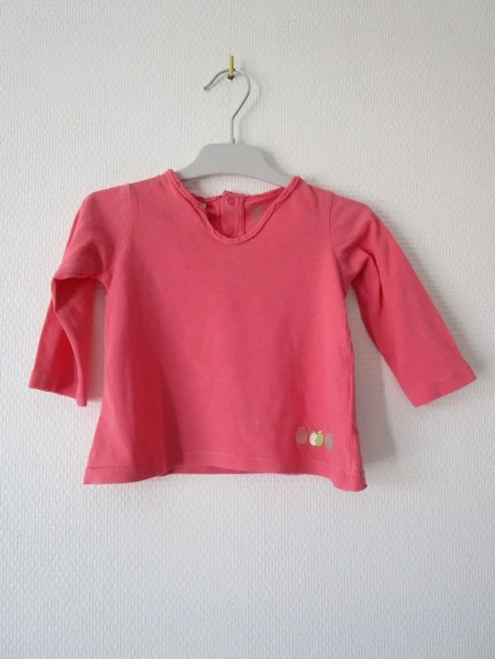 T-shirt corail col tunisien Obaïbi 6 mois TBE - photo numéro 2