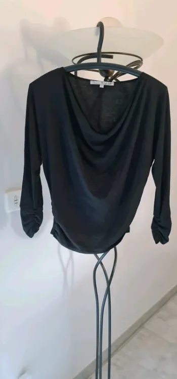 Haut col large manches 3/4 chauve-souris