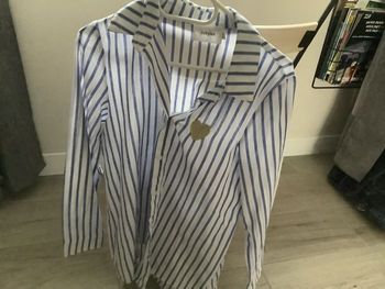 Chemisier à rayures blanc et bleu 