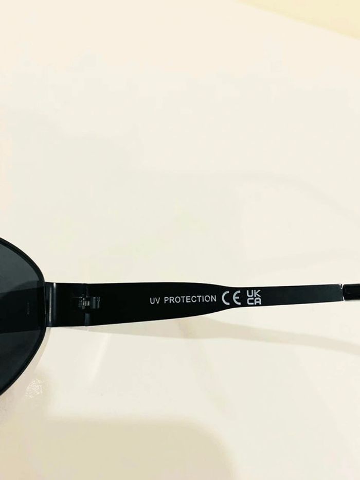 Lunette de soleil mixte ovale noire uvprotection catégorie 3 - photo numéro 4
