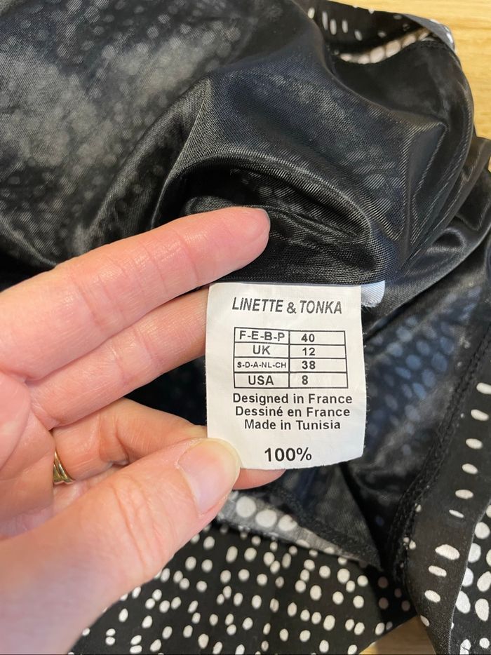 Robe noire et pois blancs taille 40 - photo numéro 4