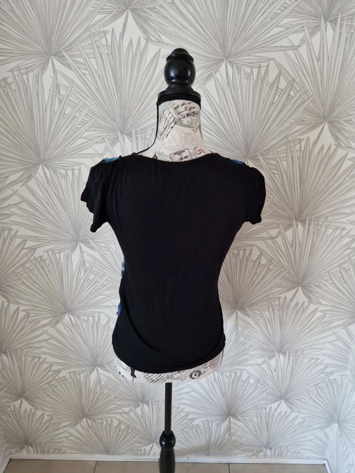 Joli tee-shirt manches courtes original taille 40 - photo numéro 2