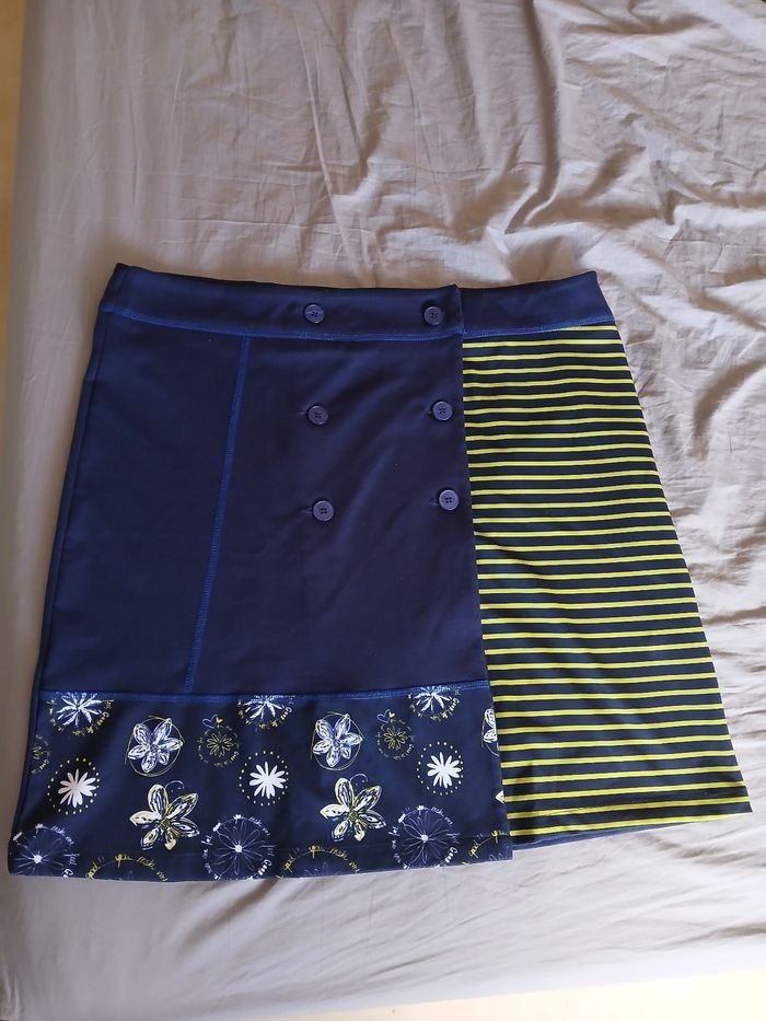 Jupe blanche porte taille 50 - photo numéro 2