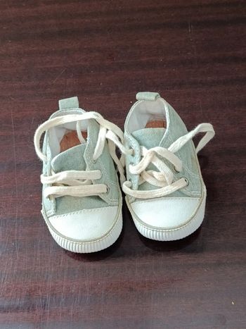 Chaussures bébé tissu et semelle cuir