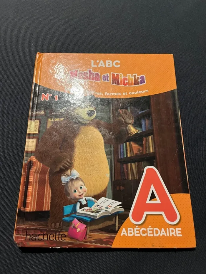 Livre pour enfants masha et michka l’abécédaire A