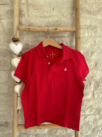 Polo rouge 10 ans - 4 €