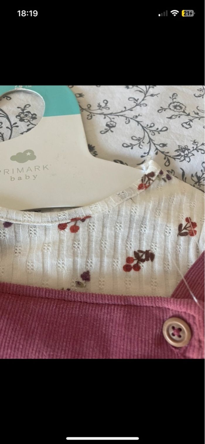 Ensemble salopette côtelé framboise et tee shirt manche longues fleuri bébé - photo numéro 5