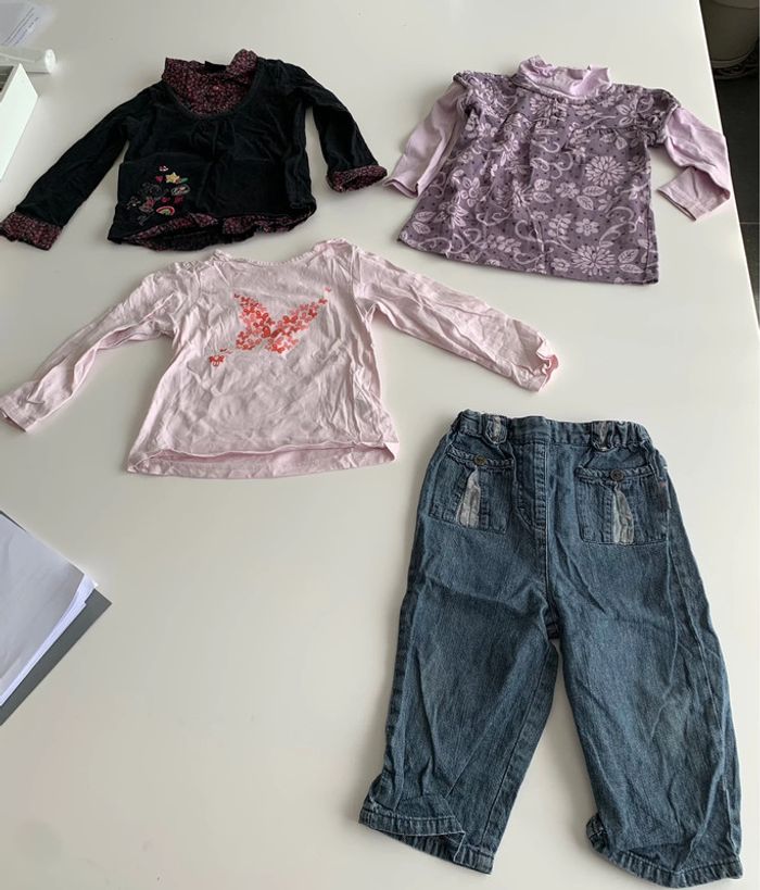 Lot pantalon et t-shirt