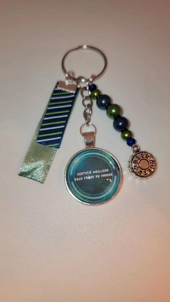 Cadeau beau frère, porte clé message " meilleur beau frère du monde"