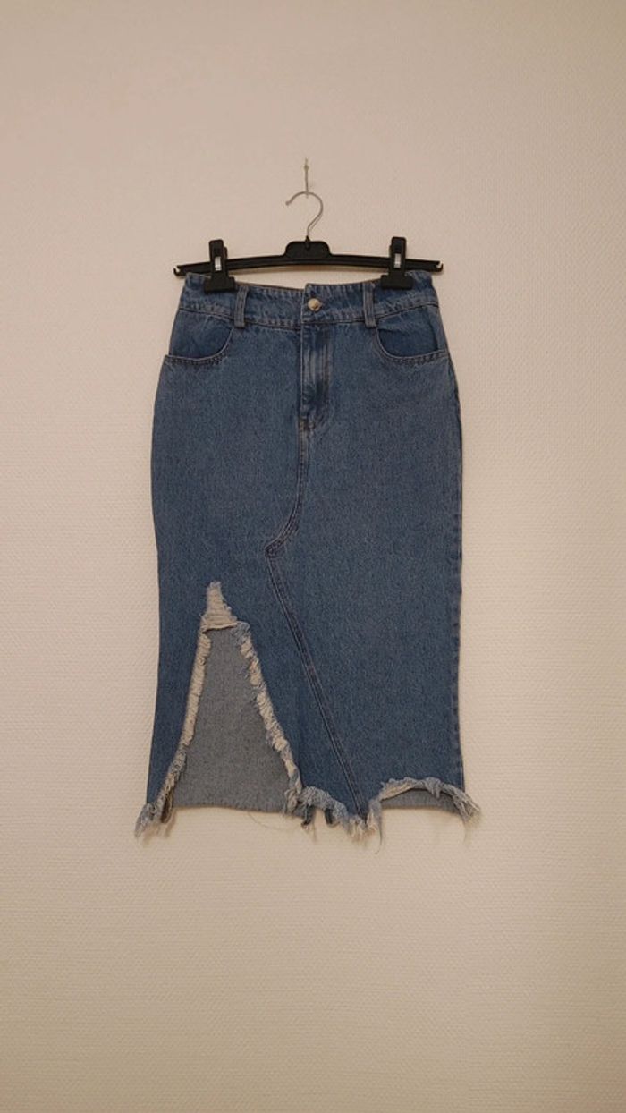 Jupe en jeans fendue - photo numéro 4