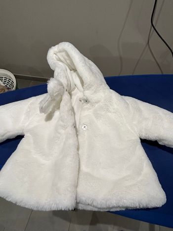 Manteau blanc neuf