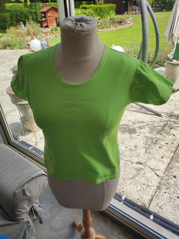 T-shirt vert Taille 36-38