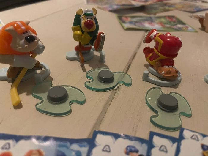 Série Complète 6 Figurines Kinder hockey sur Glace (2008) + BPZ très Bon État - photo numéro 3