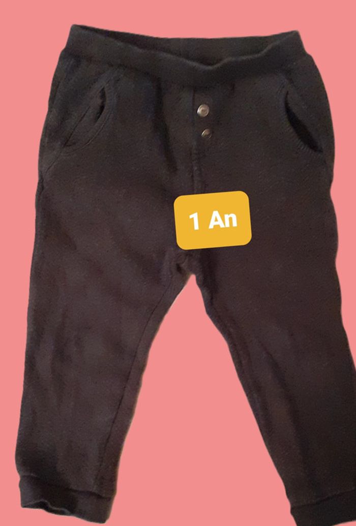 Joli lot bébé 1 An. 1 pantalon + 2 pulls - photo numéro 7