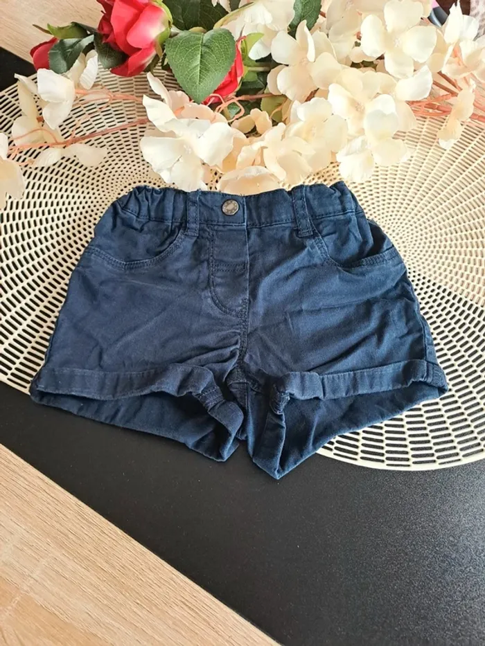 Short, taille 6 ans, marque gémo