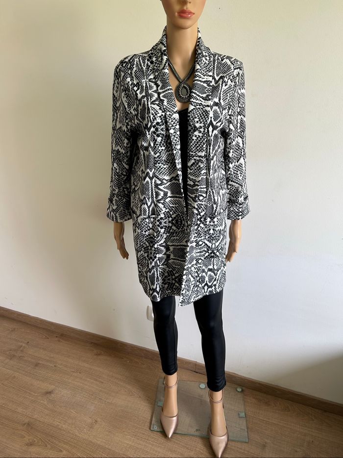 Veste imprimée mi longue taille unique jamais portée - photo numéro 3