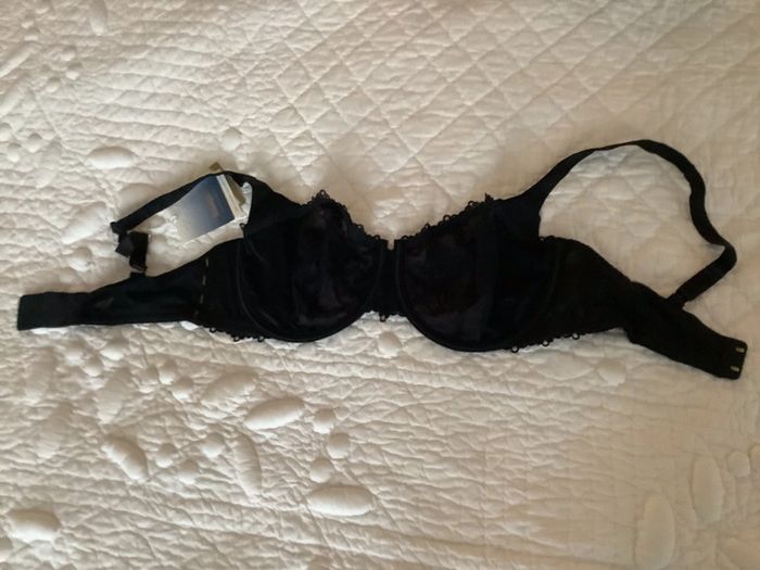 Soutien-gorge dentelle Triumph neuf étiquette noir 95E - photo numéro 6