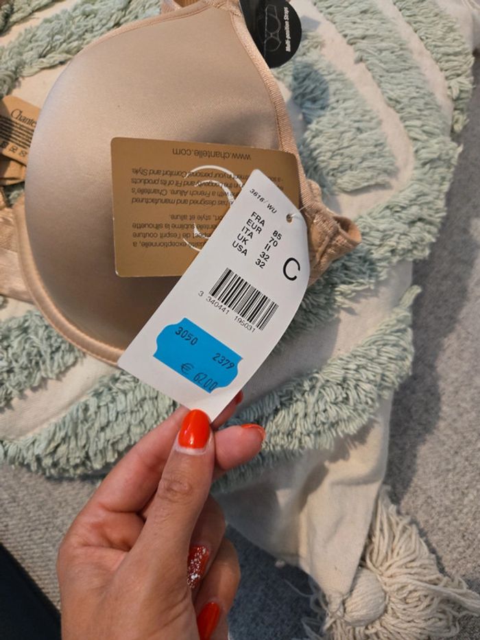 Soutien gorge chantelle 85c neuf avec étiquette - photo numéro 4