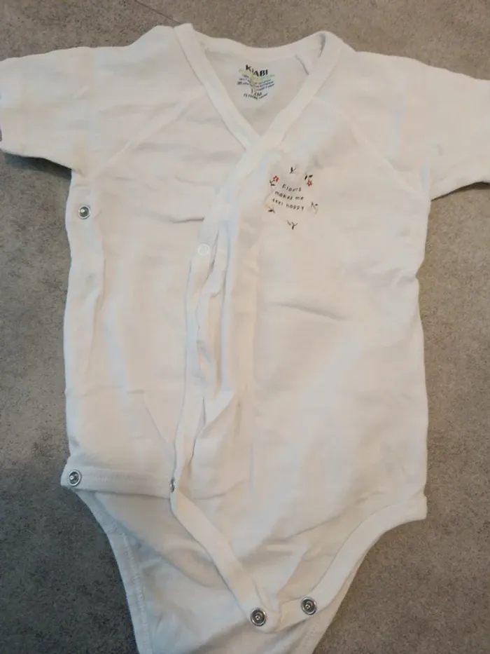 Body Kiabi 12 mois blanc fleurs