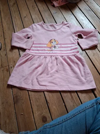 Robe sans etiquette mais taille 24 mois