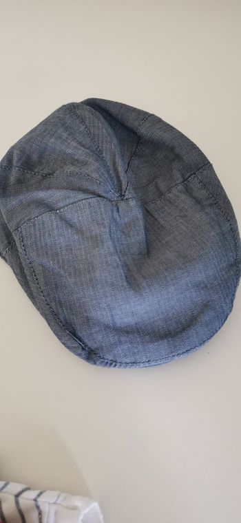 Casquette plate neuve