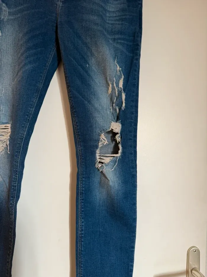 Jean slim en très bon état taille 42 Bershka bleu - photo numéro 3