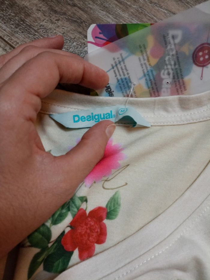 Tshirt long femme Desigual taille M - photo numéro 10