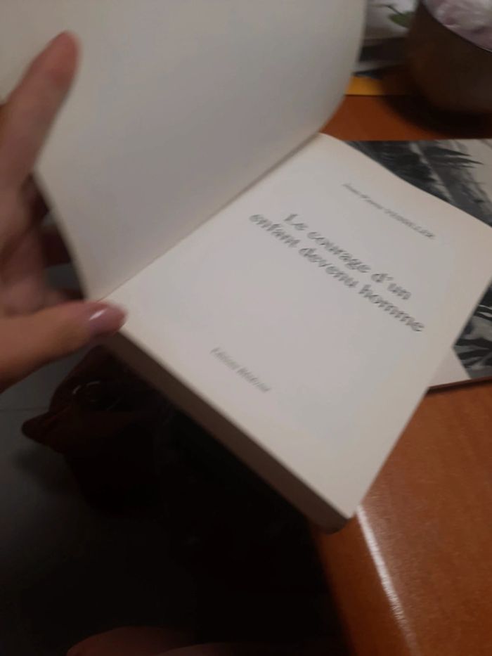 Livre extraordinaire le courage d'un enfant devenu homme - photo numéro 8