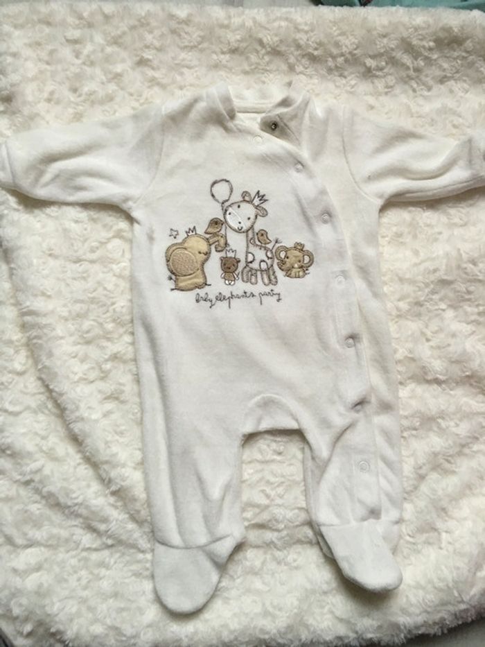 Pyjama blanc velours neuf