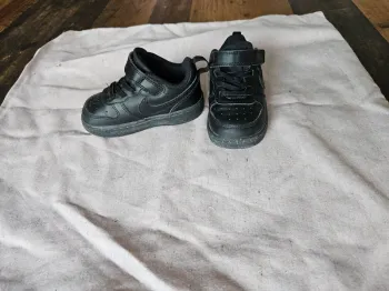 Basket Nike bébé garçon / bébé fille pointure 22