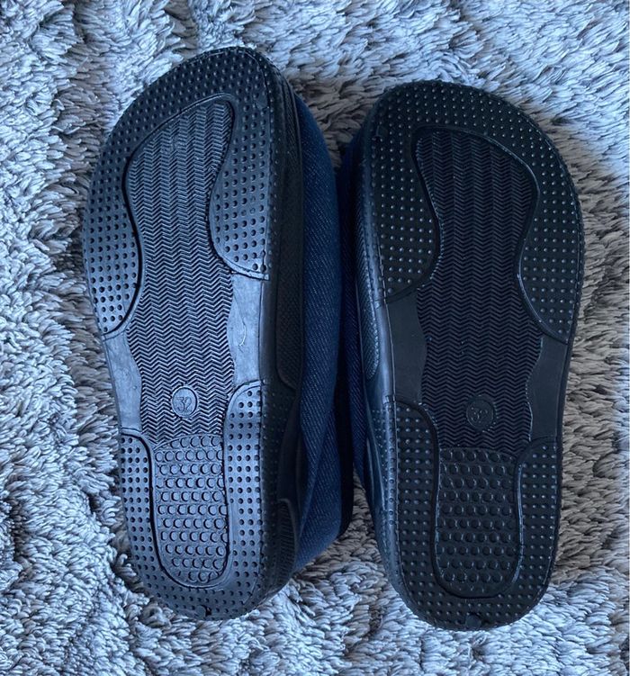 Chaussons SuperMan NEUFS - taille 32 - photo numéro 3