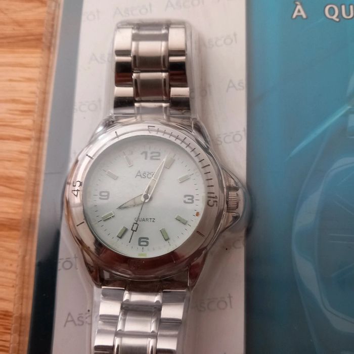 Montre bracelet à quartz