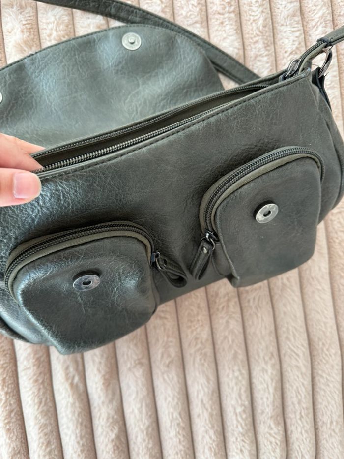 Petit sac à main classe élégant similicuir gris anthracite avec poches extérieures et intérieures - photo numéro 4