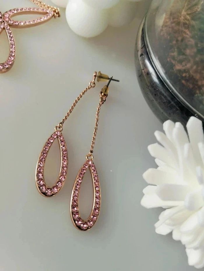 Neuve parure collier et boucles d'oreilles or rose strass roses Lola and Grace - photo numéro 5