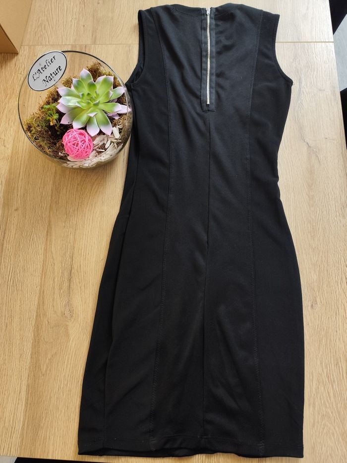 Petit robe noire - photo numéro 2