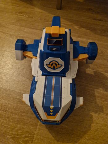 Avion aéroport superwings