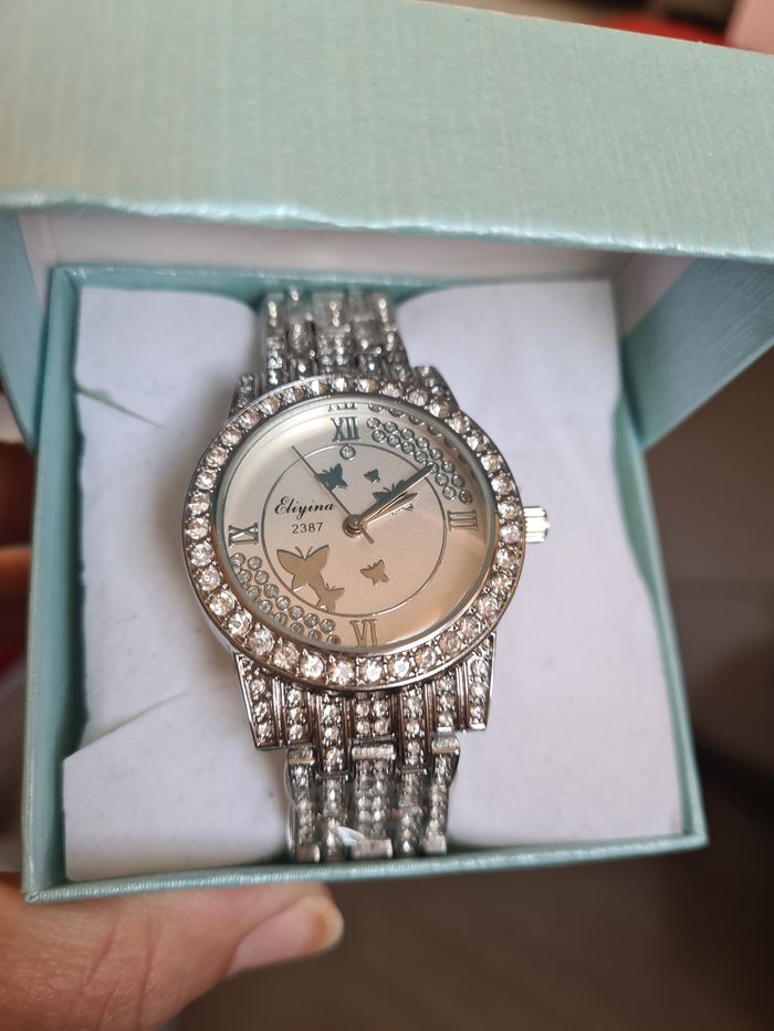 Montre argenté et strass - photo numéro 2