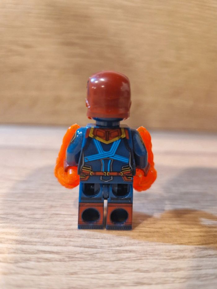 Figurine type lego Captain Marvel - photo numéro 3