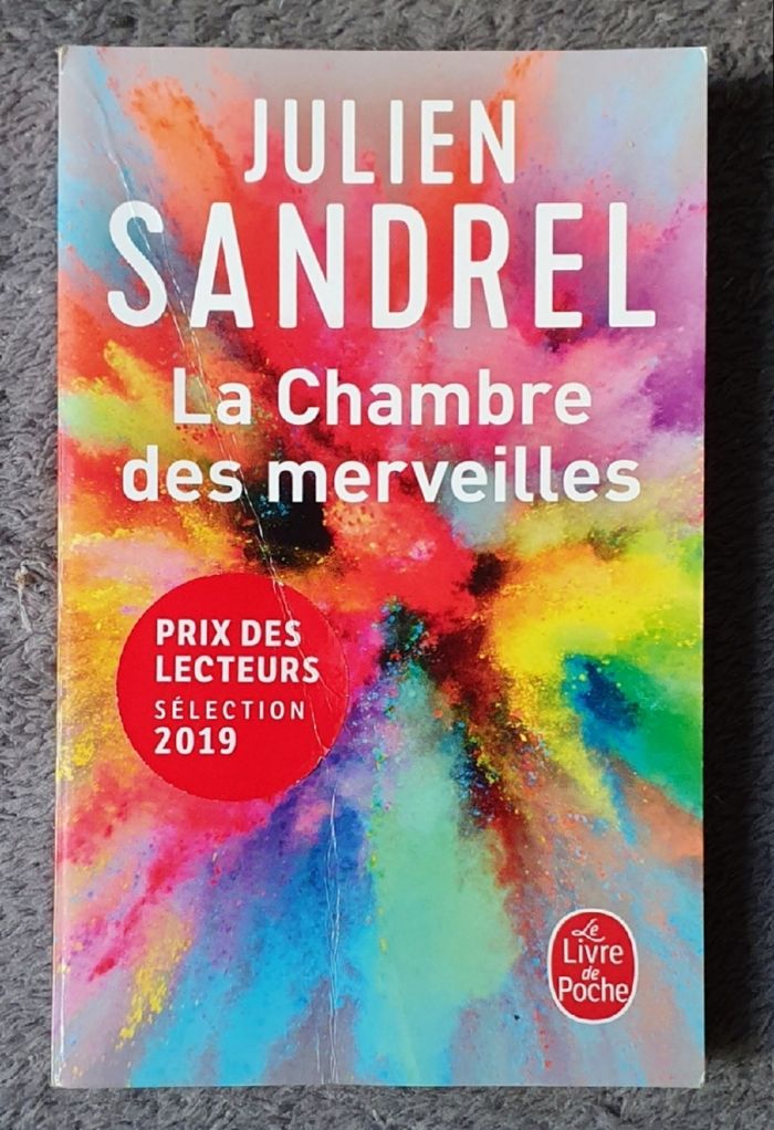 Roman de type Feel Good Book, format poche "La Chambre des Merveilles" / Julien Sandrel aux Éd. LGF