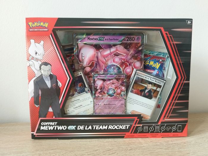 Coffret Mewtwo Ex de la team Rocket