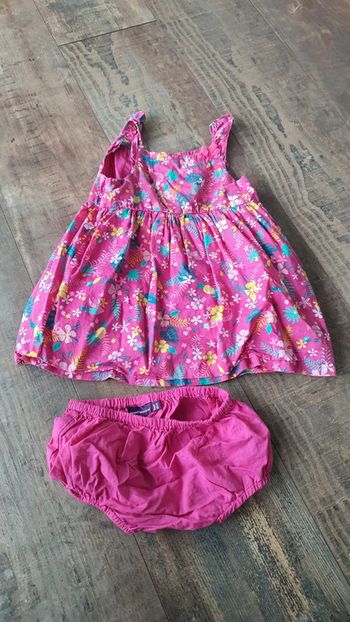 Ensemble Sergent major 18 mois en très bon état