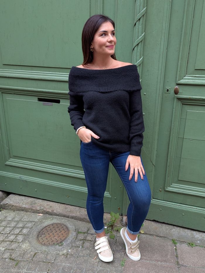 Pull Brest à revers sur épaules noir
Taille unique - photo numéro 2