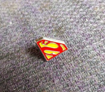 Pins superman