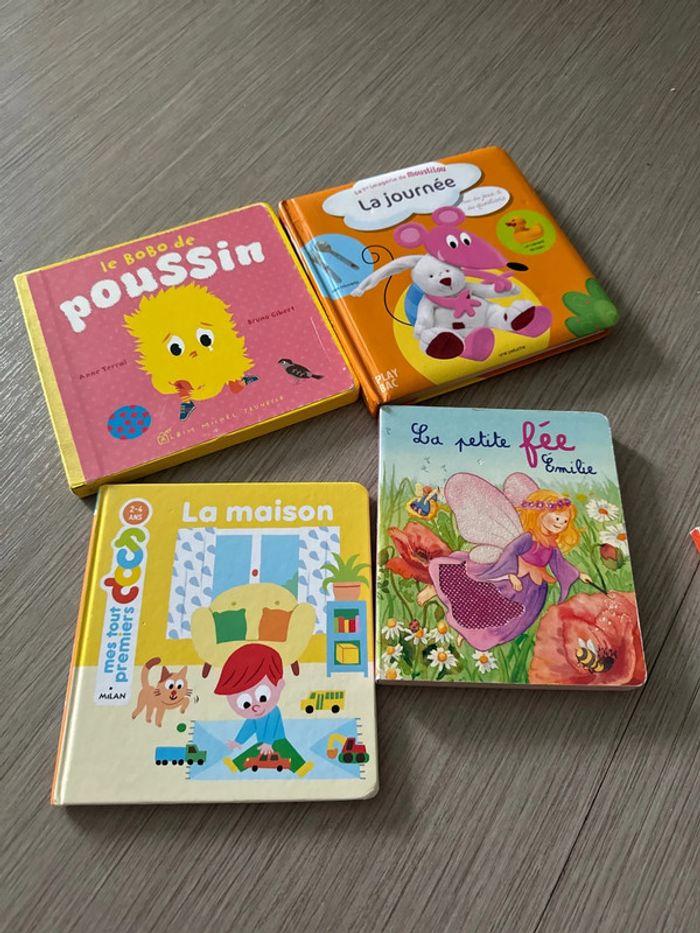 Lot 4 livres pour enfant très bon état